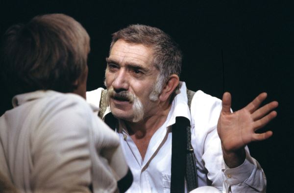 Обаятельный злодей, мудрец и хитрец: чем запомнился Армен Джигарханян8