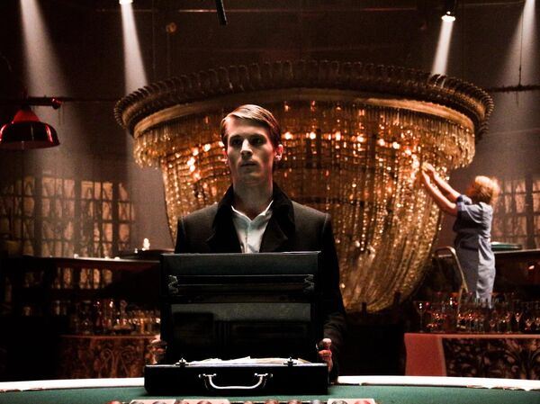 За кадром успеха: что скрывает харизматичный Иван Янковский12