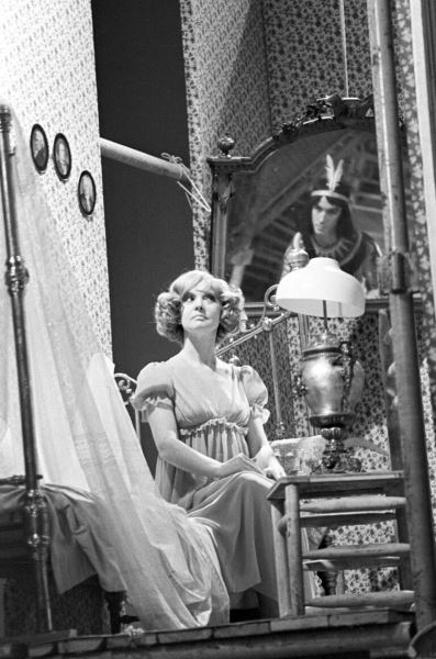 Даже вещи дизайнеров перешивала: секреты уникального стиля Людмилы Гурченко8