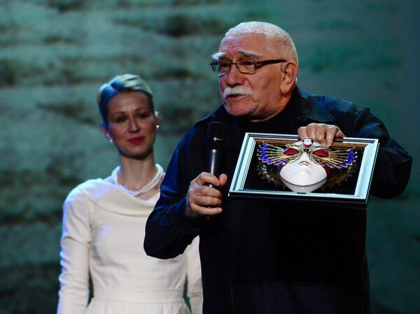 Обаятельный злодей, мудрец и хитрец: чем запомнился Армен Джигарханян13