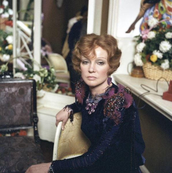 Даже вещи дизайнеров перешивала: секреты уникального стиля Людмилы Гурченко1