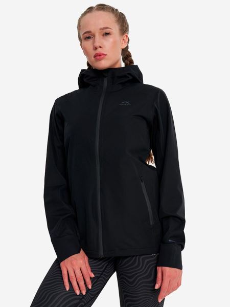 Бежать красиво: как подобрать модные образы для пробежек в любую погоду