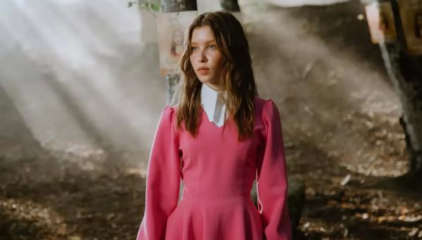 Кассовые сборы фильма "Алиса в стране чудес" превысили миллиард