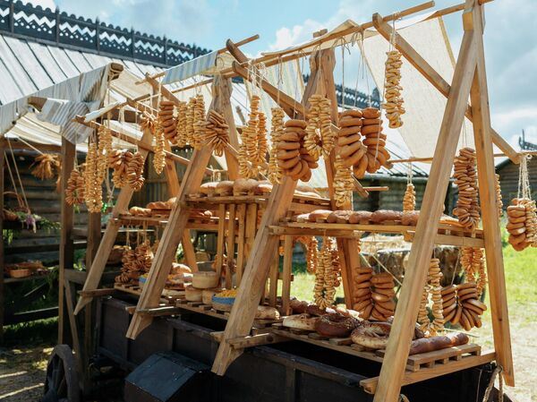 Моряк Петров и князь Маковецкий: как снимали сказку со звездами 