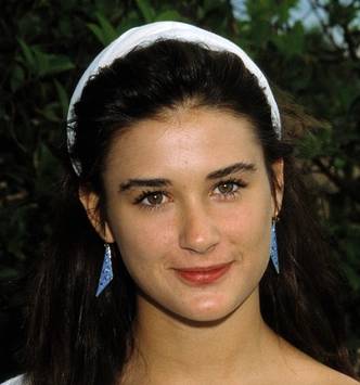 Секс-символ вне времени: как менялась внешность Деми Мур