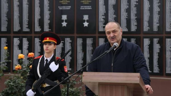 В культурном центре в Париже открыли памятник Пушкину3