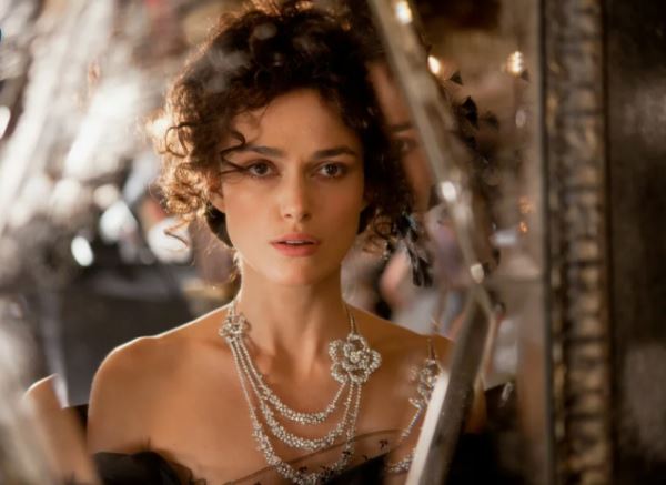 Загадочное ожерелье, замешанное в скандале, продали за баснословную сумму