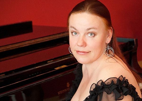 Капелла Петербурга чествует пианистку Елену Гаудасинскую