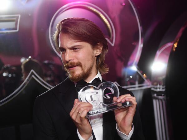 За кадром успеха: что скрывает харизматичный Иван Янковский3