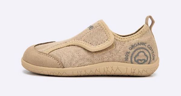 Для удобных прогулок: как выбрать правильную и здоровую детскую обувь