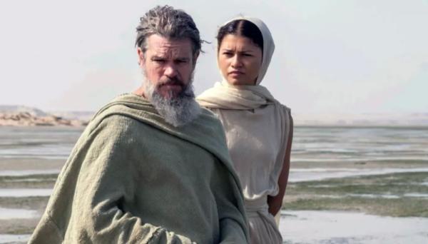 Зендая предстала в образе Афины из фильма "Одиссея"