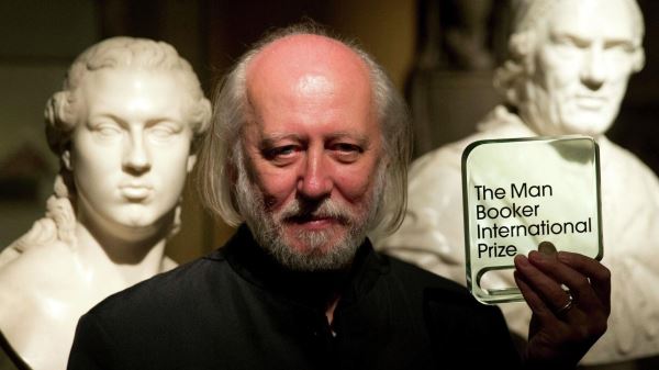 Венгерско-британский писатель получил Букеровскую премию 2025 года2
