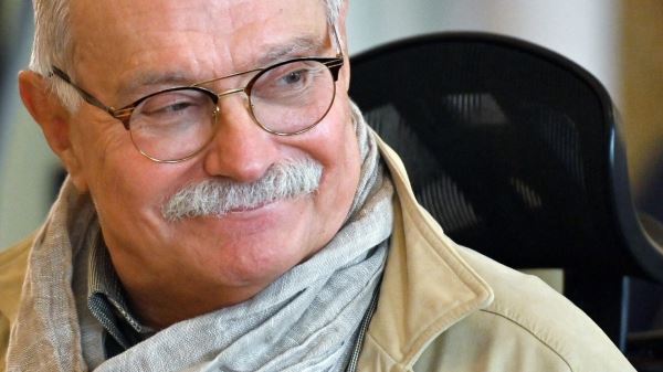 Михалков рассказал, почему не снимает кино про СВО0