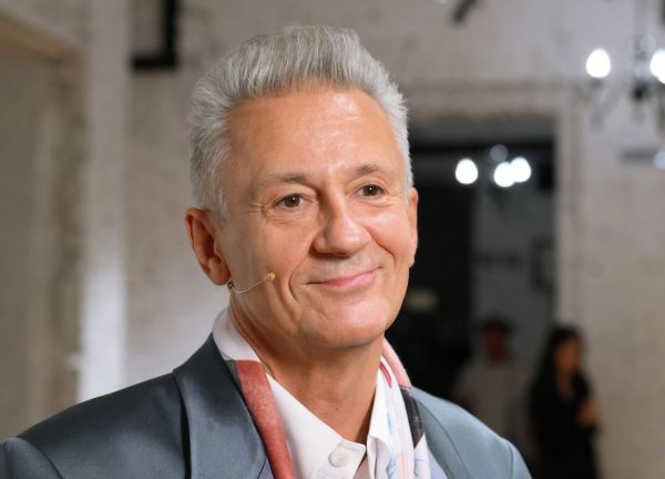 Вечный двигатель: Олег Меньшиков снова удивляет12