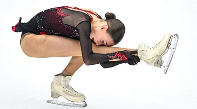 Без слабых мест: Петросян не дала повода судьям придраться к себе, Гуменник упал с лутца и улетел за пределы тройки