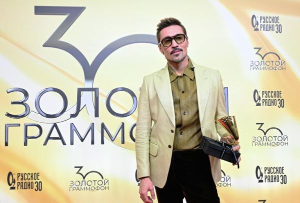 Яркие наряды и любимые хиты: в Москве прошел юбилейный 