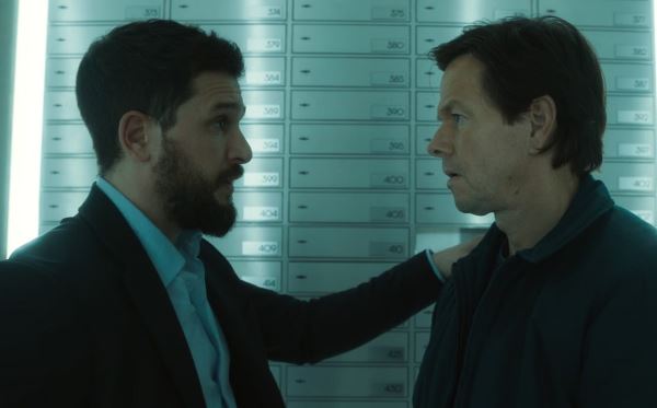 Марк Уолберг показан на свежем фото из «Семейного плана 2»