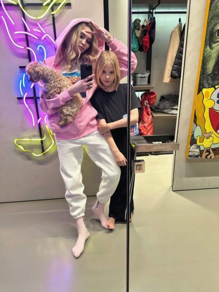 Алена Шишкова поделилась семейными моментами с дочерью от Тимати