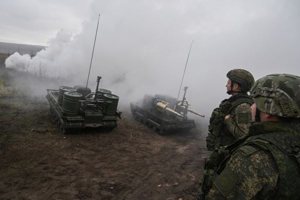 Закрепление на новых рубежах, 300 целей в день, боевой выход робота «Курьер»: как развивается ситуация в зоне СВО