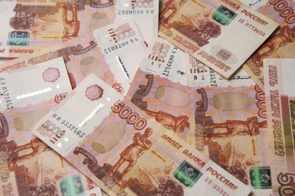 До 27 093 рублей в месяц: Госдума утвердила повышение МРОТ почти на 21% с 1 января 2026 года