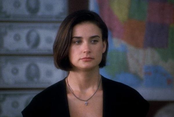 Секс-символ вне времени: как менялась внешность Деми Мур