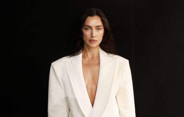 Дочь Ирины Шейк довели до слез папарацци